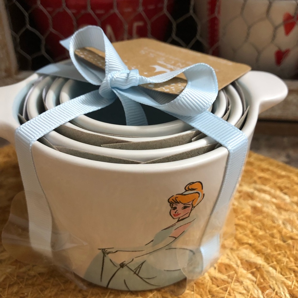 Brand new Rae Dunn Disney measuring cups